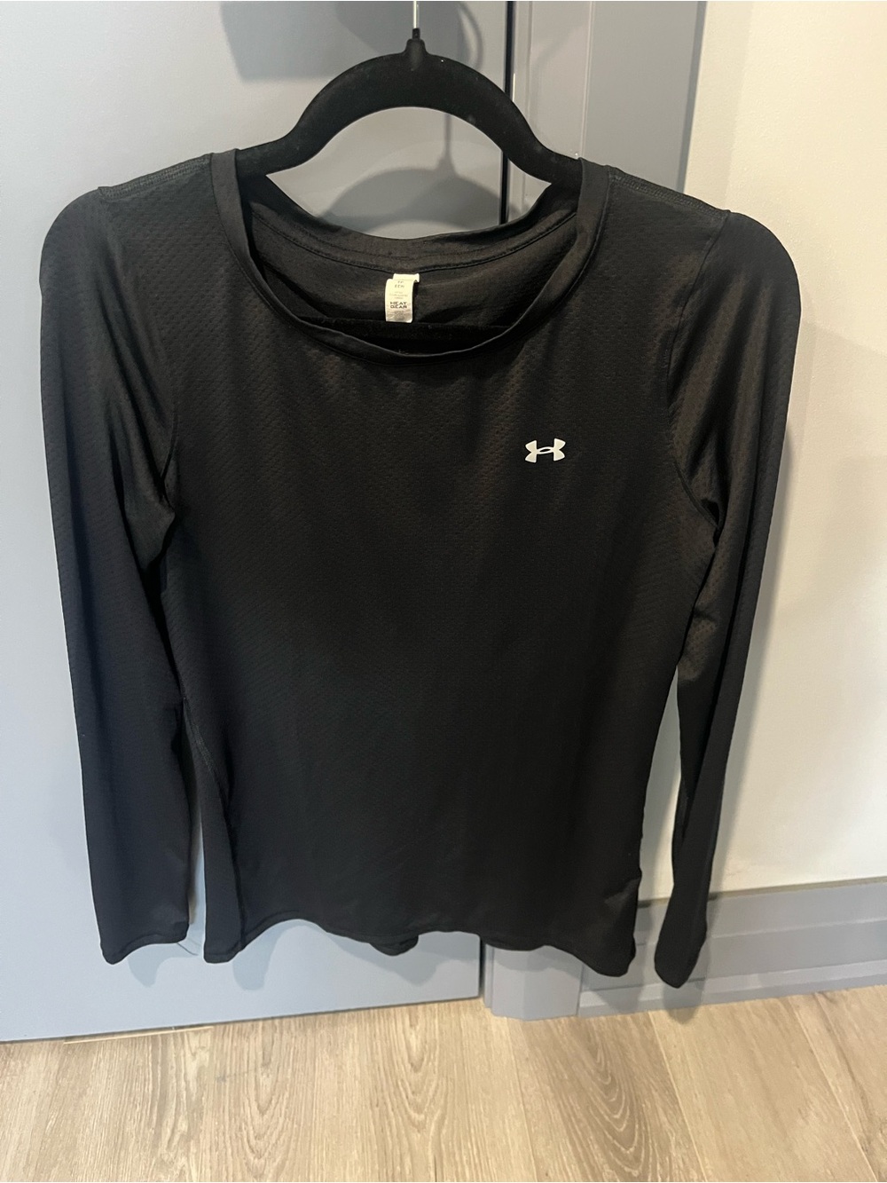 Under Armour Black Long-Sleeve Women's Training Tee